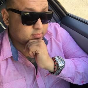 Meet your Posher, Carlos